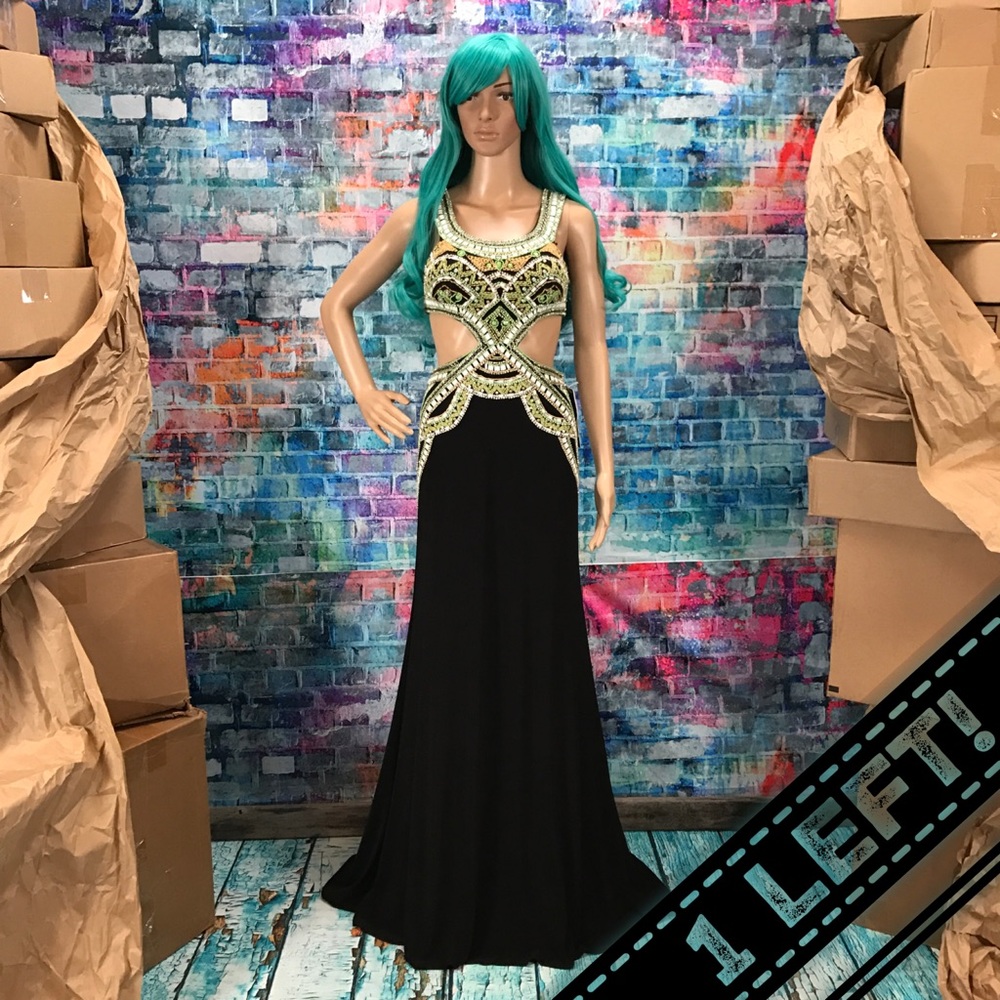 SHERRI HILL Beautiful Beaded Gown! #50297